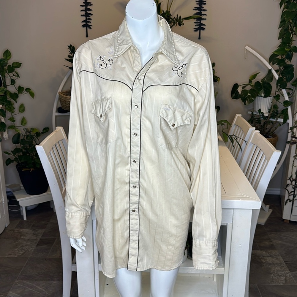 Vintage Men’s XL MWG western pearl button down  traditional Embroidery detail 🕰️